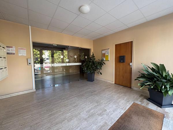 BLOIS - APPARTEMENT DE 76 m² AVEC PARKING PRIVATIF