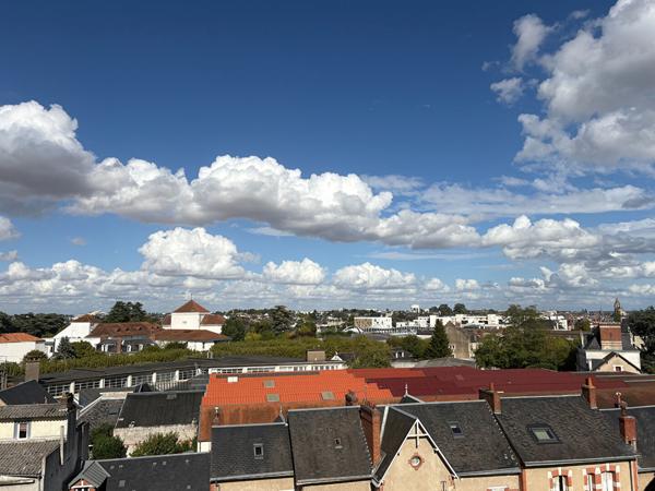 BLOIS - APPARTEMENT DE 76 m² AVEC PARKING PRIVATIF