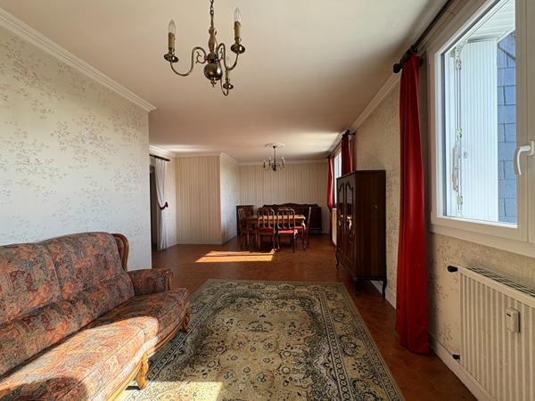 BLOIS - APPARTEMENT DE 76 m² AVEC PARKING PRIVATIF
