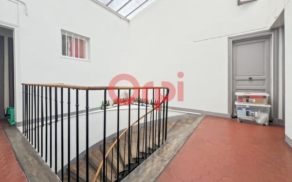 Appartement à vendre    1 pièce •  Paris 11