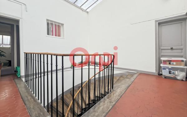 Appartement à vendre    1 pièce •  Paris 11