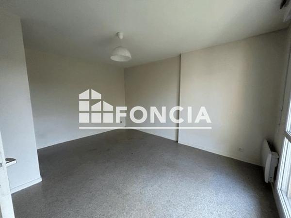 Location Appartement 2 pièces 34.41 m² - 31 RUE DE LA GANTERIE Poitiers 86000