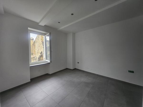 Courthézon (84350) Courthezon Centre maison de Village 122m²