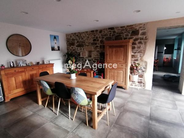 Maison à FLOTTEMANVILLE-HAGUE, 50690 - 6 pièces 165m²