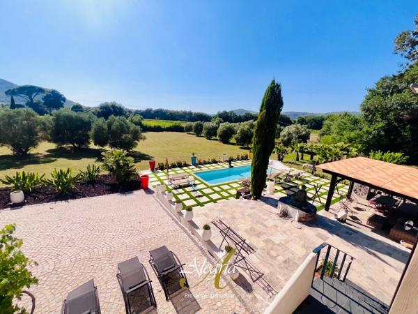 Bastide lumineuse & confidentielle entre vignes et oliviers.