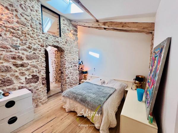 Bastide lumineuse & confidentielle entre vignes et oliviers.