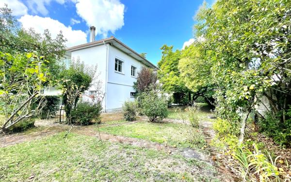 Maison à vendre    7 pièces • 205 m2 Eysines