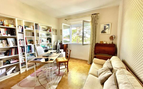 Maison à vendre    7 pièces • 205 m2 Eysines