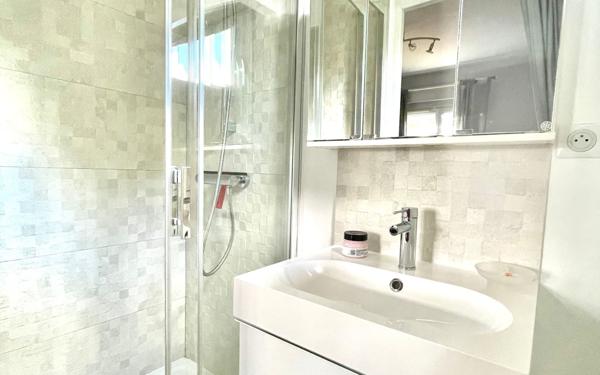 Maison à vendre    7 pièces • 205 m2 Eysines