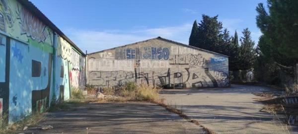 Local Commercial à NIMES, 30900 - 8 pièces 2831m²