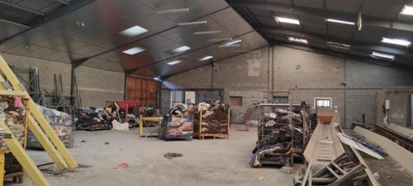Local Commercial à NIMES, 30900 - 8 pièces 2831m²