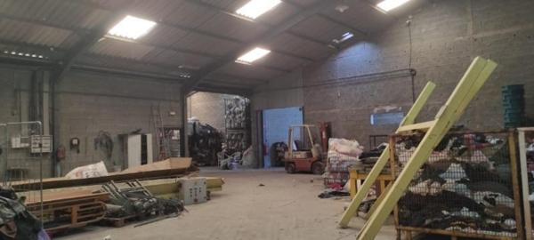 Local Commercial à NIMES, 30900 - 8 pièces 2831m²
