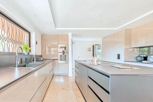 PROPRIÉTÉ D’EXCEPTION AVEC VUE MER une oasis de Luxe sur les Hauteurs de Nice