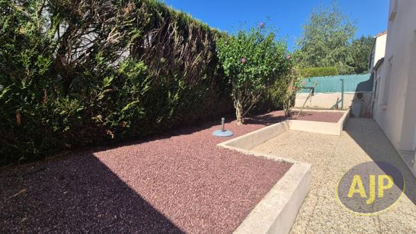 Vente maison Montaigu : 242 000 € - AJP Immobilier Vieillevigne