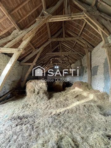 Dépendances en pierres sur un terrain de 4 ha