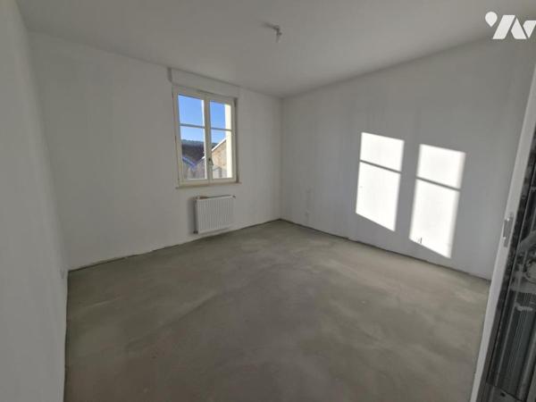 MAISON T6 NEUVE AVEC GARAGE ET JARDIN