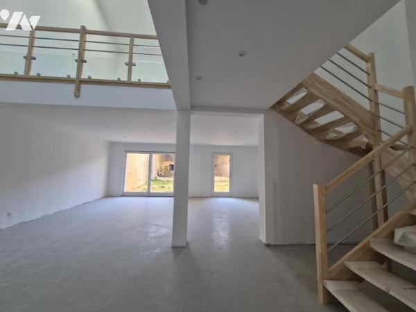 MAISON T6 NEUVE AVEC GARAGE ET JARDIN