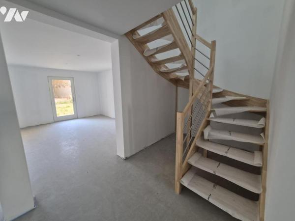 MAISON T6 NEUVE AVEC GARAGE ET JARDIN