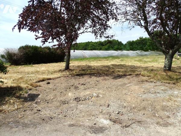 Terrain 713 m²