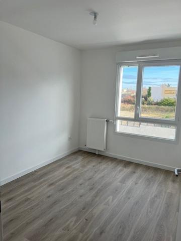 Location Appartement 4  pièces 77 m² Magnanville