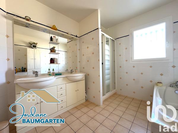 Maison à vendre 4 pièces 124 m² Saint-Just-Luzac