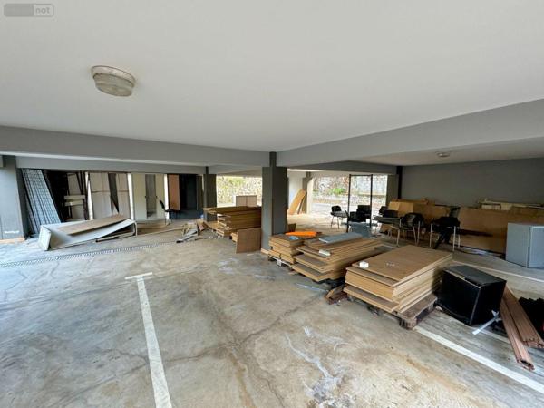 Local commercial à vendre à Saint-Pierre à la Réunion (97410), ref : 97424/41