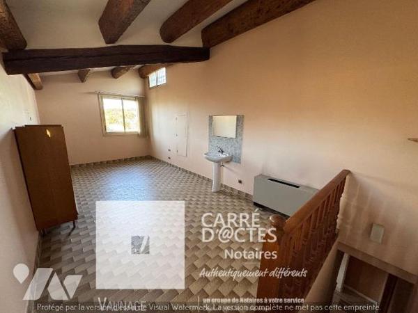 Les Notaires Associés CARRE D'@CTES VAUNAGE vous proposent cette grande Villa familiale d'envir...