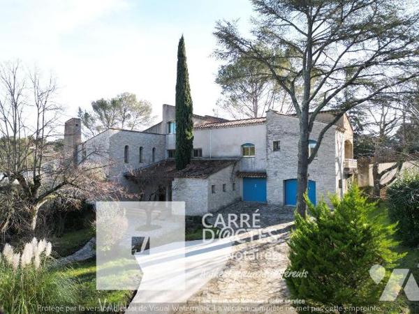 Les Notaires Associés CARRE D'@CTES VAUNAGE vous proposent cette grande Villa familiale d'envir...