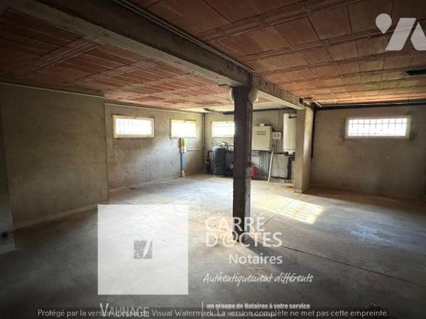 Les Notaires Associés CARRE D'@CTES VAUNAGE vous proposent cette grande Villa familiale d'envir...