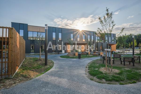 Bureaux neufs à louer à Hallennes-lez-Haubourdin avec parking privatif