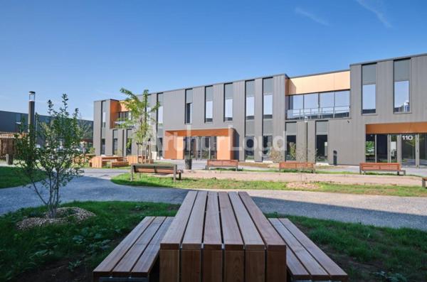 Bureaux neufs à louer à Hallennes-lez-Haubourdin avec parking privatif