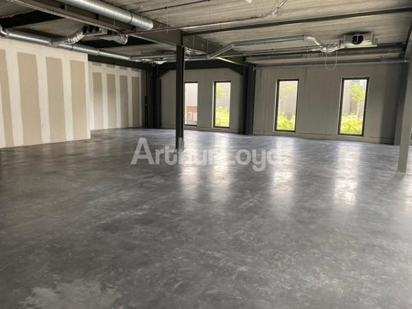 Bureaux neufs à louer à Hallennes-lez-Haubourdin avec parking privatif