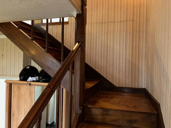 CHARMANTE MAISON INDIVIDUELLE PROCHE CENTRE BOURG SUR 1751 M² DE JARDIN, ANNEXES et DÉPENDANCES