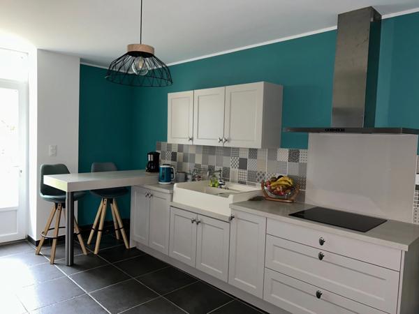 CHARMANTE MAISON INDIVIDUELLE PROCHE CENTRE BOURG SUR 1751 M² DE JARDIN, ANNEXES et DÉPENDANCES