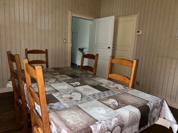 CHARMANTE MAISON INDIVIDUELLE PROCHE CENTRE BOURG SUR 1751 M² DE JARDIN, ANNEXES et DÉPENDANCES