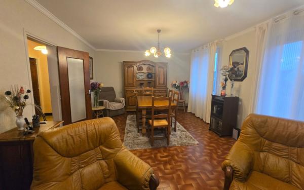 Maison à vendre    5 pièces •  Séné