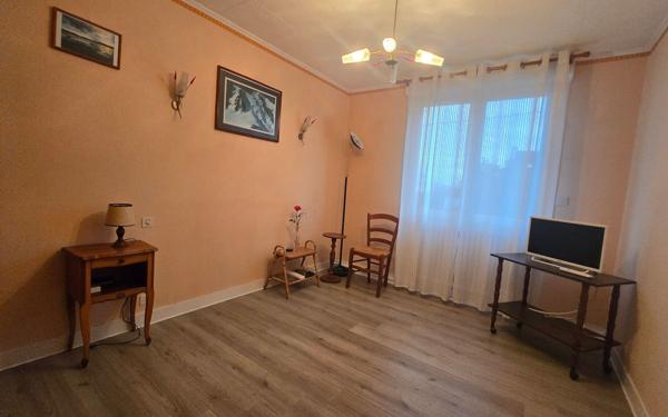 Maison à vendre    5 pièces •  Séné