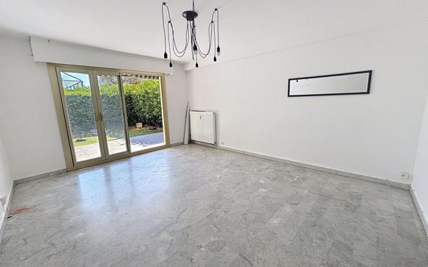 Appartement à vendre    4 pièces • 75,87 m2 Antibes