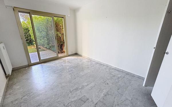 Appartement à vendre    4 pièces • 75,87 m2 Antibes