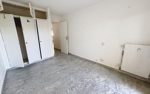 Appartement à vendre    4 pièces • 75,87 m2 Antibes