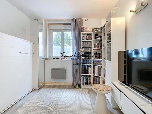 À vendre T1 Meublé vendu loué de 26 m² 6.1 % net y compris frais de notaire
