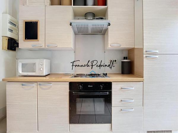 À vendre T1 Meublé vendu loué de 26 m² 6.1 % net y compris frais de notaire