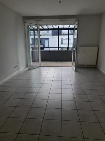 Appartement
                                                                                                                                                                                                                                                                                                                        3 pièce(s)                                                                                                                                                                                                          2 chambre(s)                                                                                                                                                                                                          63  m²
