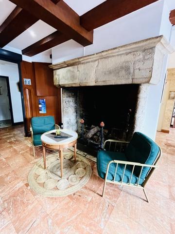 Immeuble à vendre |  Gramat |  450 m²