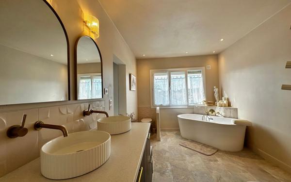 Maison à vendre    6 pièces •  Uchaud