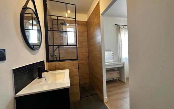 Maison à vendre    6 pièces •  Uchaud