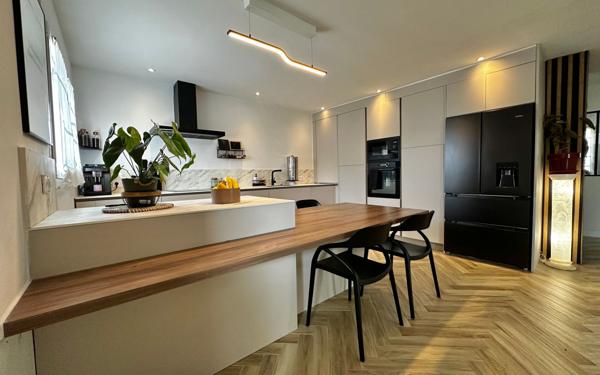 Maison à vendre    6 pièces •  Uchaud