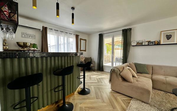 Maison à vendre    6 pièces •  Uchaud