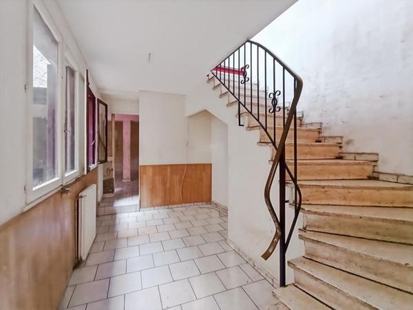 Maison de 4 pièces  entièrement à rénover à Arthes