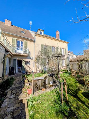 MAISON avec BEAUCOUP DE CHARME LUZARCHES